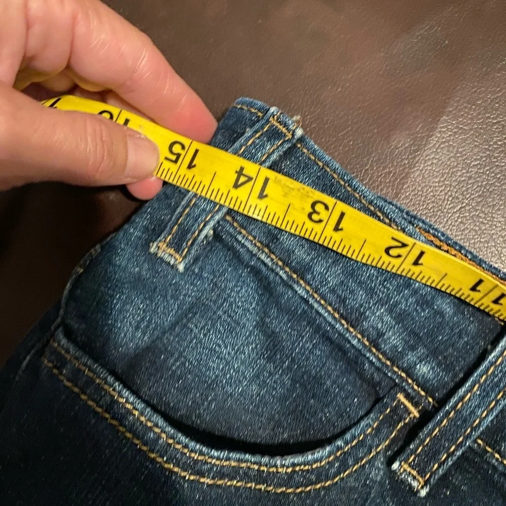 Levi’s shorts - Picture 3 of 8